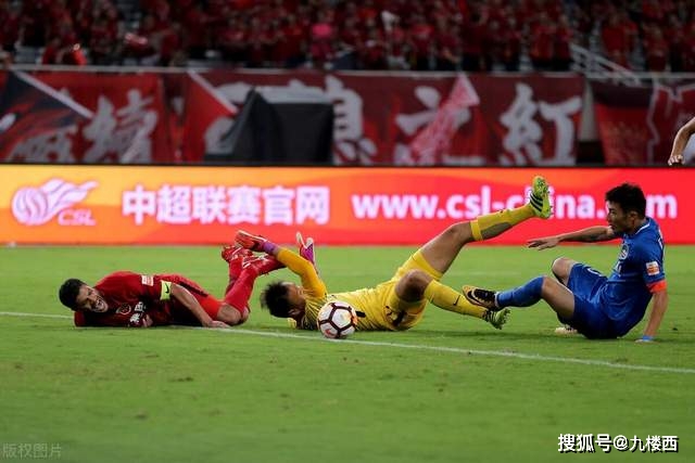 曼城女足与皇马女足战成平局，裁判致终场前进球无效